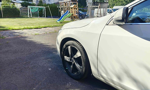 Volvo V60 11 of 26