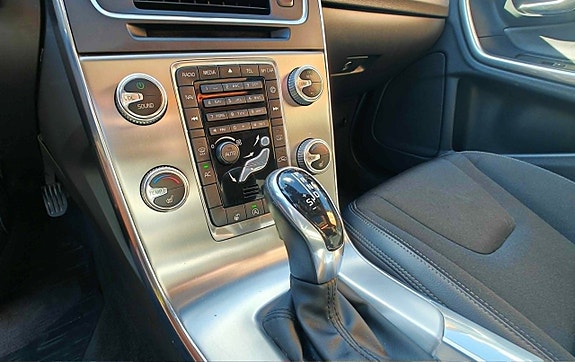 Volvo V60 3 of 26