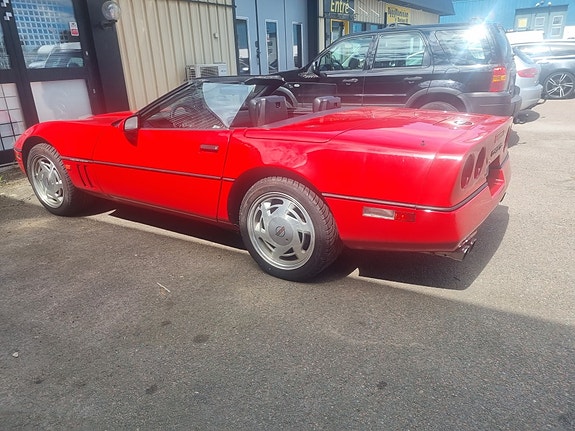 Chevrolet Corvette 3 of 3