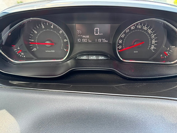 Peugeot 208 10 of 10