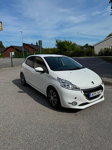 Peugeot 208 6 of 10