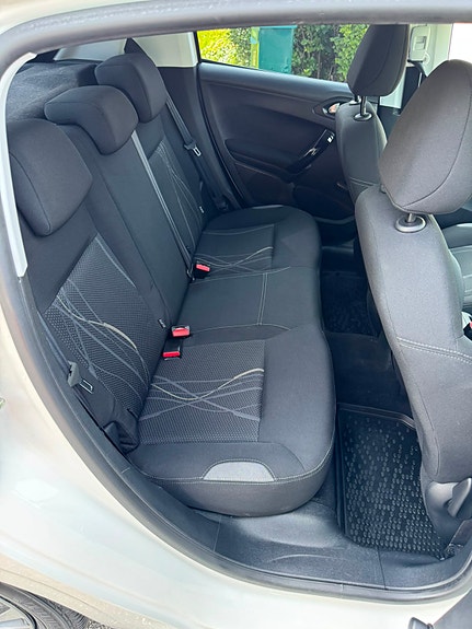 Peugeot 208 9 of 10