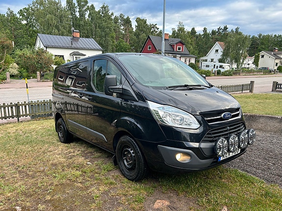 Ford Transit Custom 2 of 5