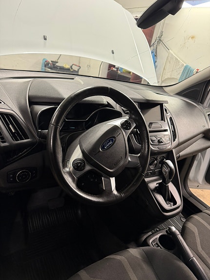 Ford Transit Connect 5 of 5