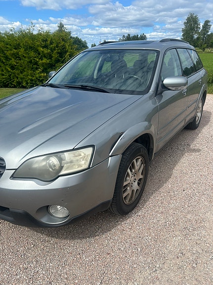 Subaru Outback 2 of 5