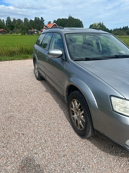 Subaru Outback 3 of 5