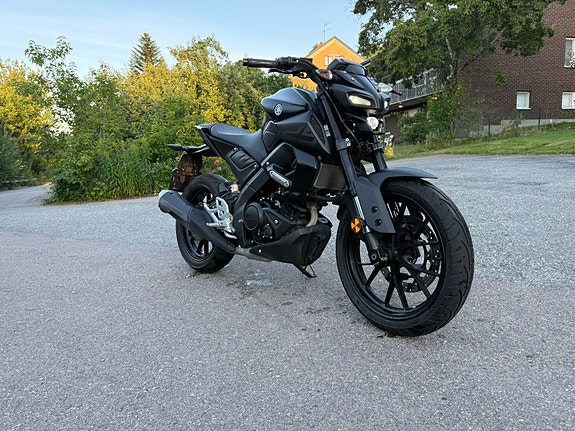 Yamaha MT 125 2 of 3