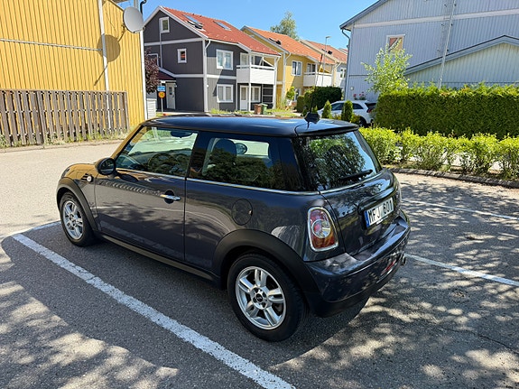 MINI One 3 of 5