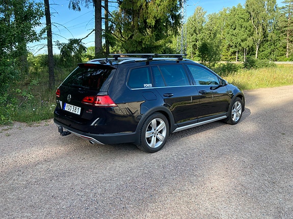 Volkswagen Golf Alltrack 4 of 5