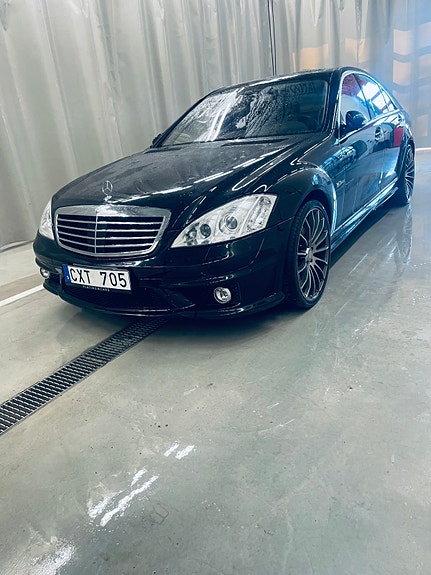Mercedes-Benz S63 2 of 5