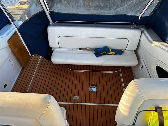 Chris-Craft Crown 25 4 of 5