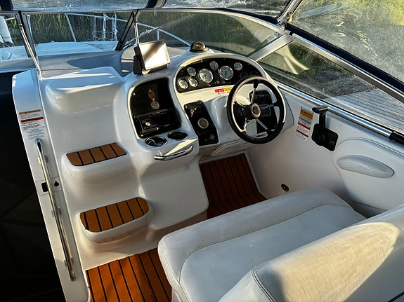 Chris-Craft Crown 25 3 of 5