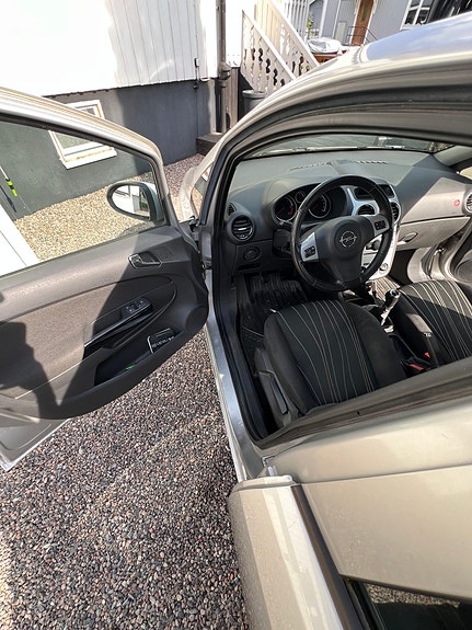 Opel Corsa 4 of 5