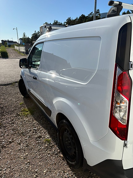 Ford Transit Connect 4 of 5