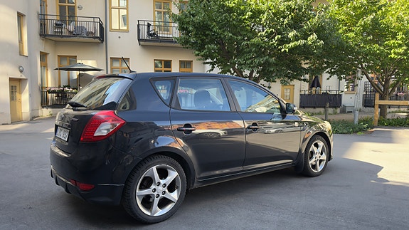 Kia Ceed 4 of 10