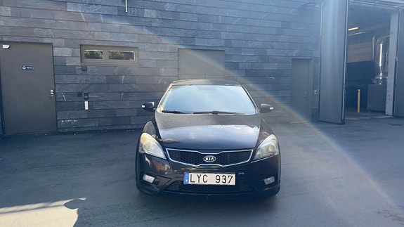 Kia Ceed 3 of 10