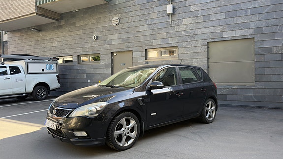 Kia Ceed 2 of 10