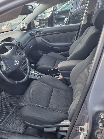 Toyota Avensis 3 of 7