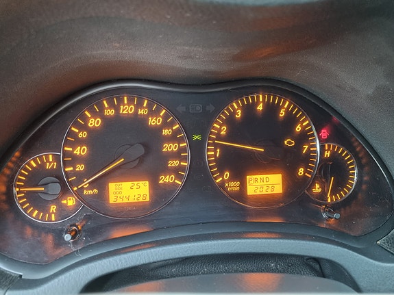 Toyota Avensis 7 of 7
