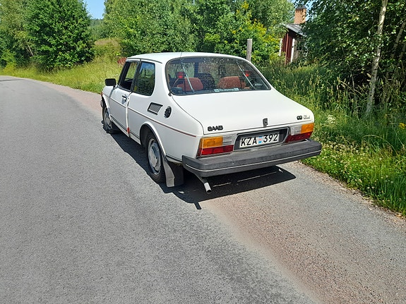Saab 99 2 of 5