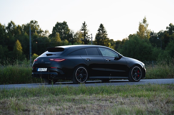 Mercedes-Benz CLA45 4 of 5