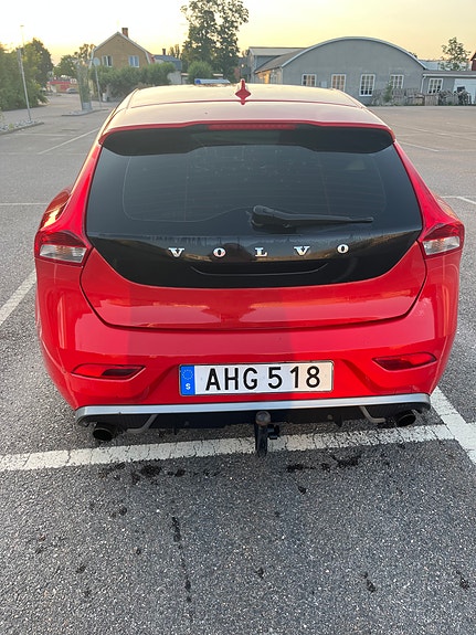 Volvo V40 3 of 5