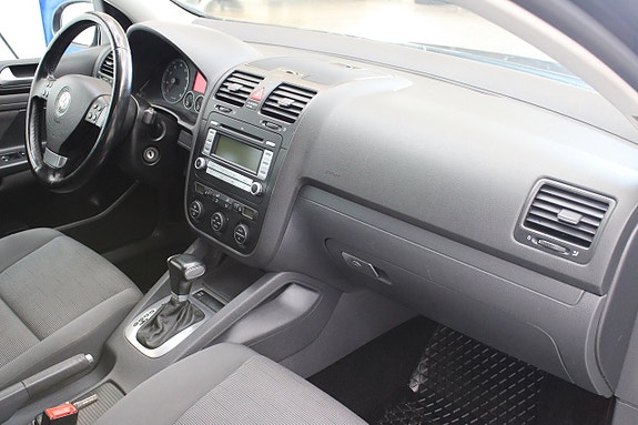 Volkswagen Golf V 11 of 12