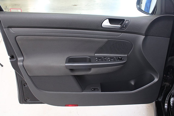 Volkswagen Golf V 7 of 12