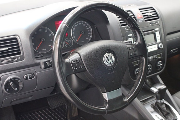 Volkswagen Golf V 12 of 12
