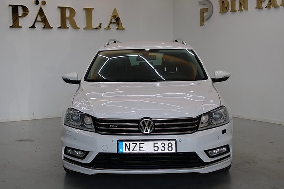 Volkswagen Passat 2 of 13