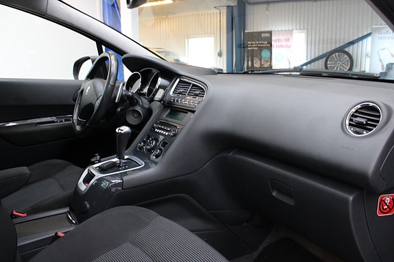 Peugeot 5008 10 of 13
