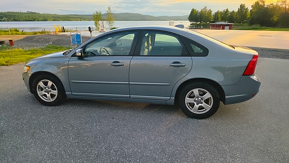 Volvo S40 3 of 5