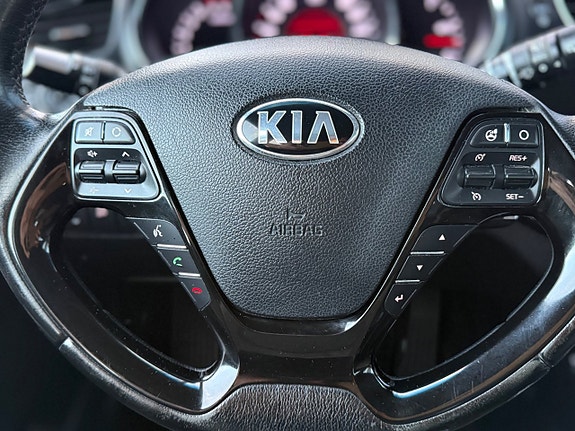 Kia Ceed 9 of 30