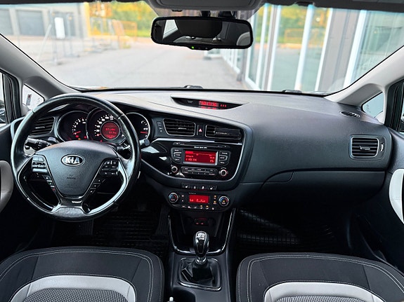 Kia Ceed 6 of 30