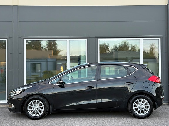Kia Ceed 2 of 5