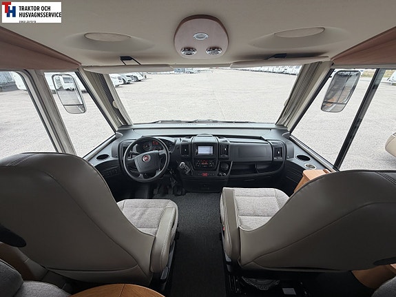 Hymer B 678 med AC i bo delen. Vattenburenvärme -14 12 of 21