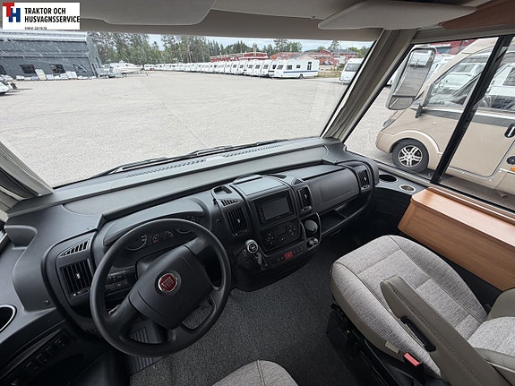 Hymer B 678 med AC i bo delen. Vattenburenvärme -14 9 of 21