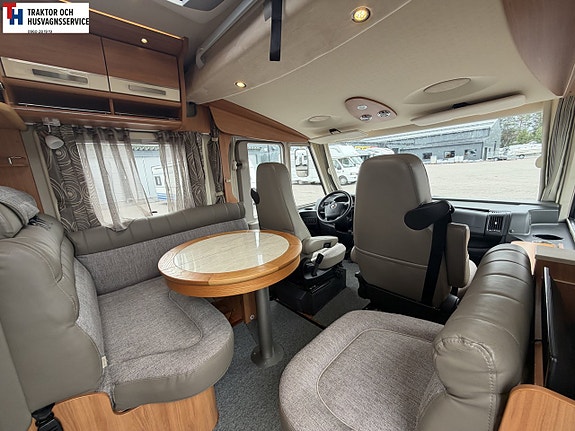 Hymer B 678 med AC i bo delen. Vattenburenvärme -14 13 of 21