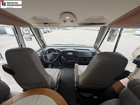 Hymer B 678 med AC i bo delen. Vattenburenvärme -14 11 of 21