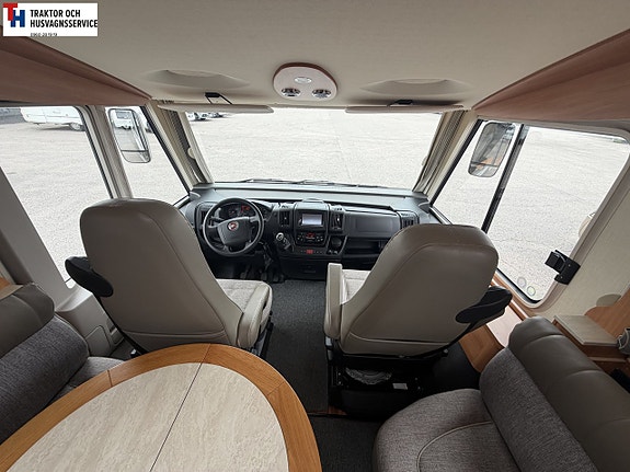 Hymer B 678 med AC i bo delen. Vattenburenvärme -14 15 of 21