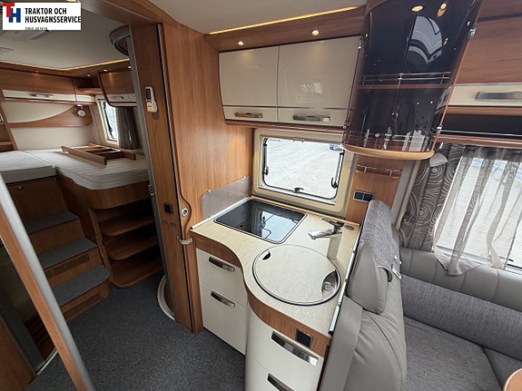 Hymer B 678 med AC i bo delen. Vattenburenvärme -14 16 of 21
