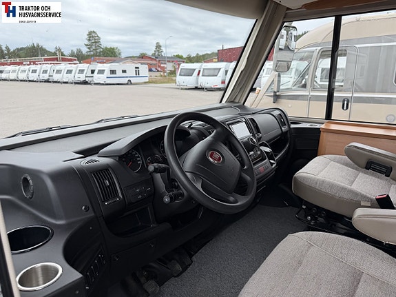 Hymer B 678 med AC i bo delen. Vattenburenvärme -14 8 of 21