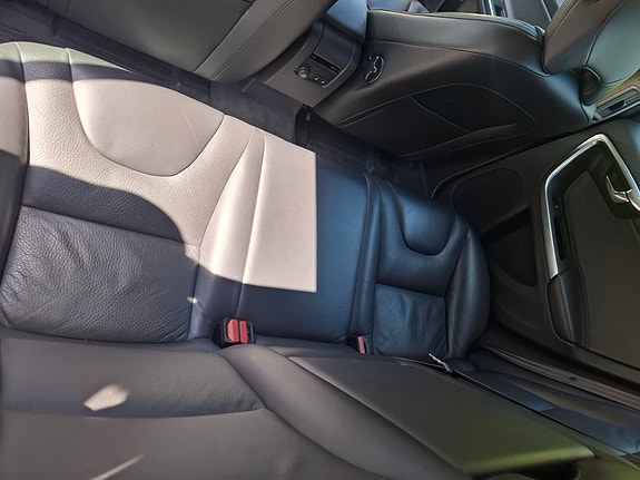 Volvo V60 4 of 5