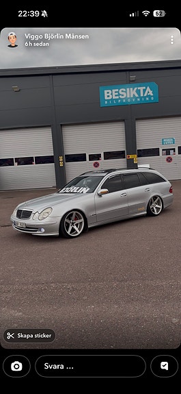 Mercedes-Benz E220 2 of 10