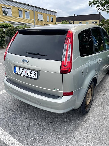 Ford C-Max 3 of 4