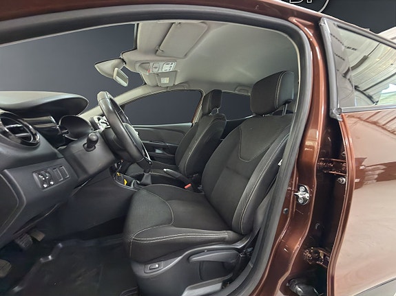 Renault Clio 9 of 19