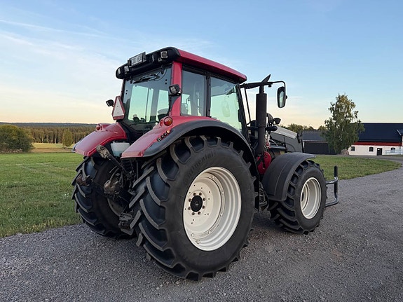 Valtra N142 Versu Frontlastare 3400timmar 2 of 5