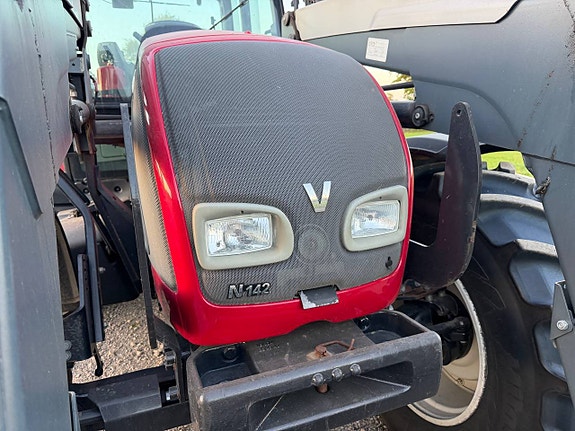 Valtra N142 Versu Frontlastare 3400timmar 5 of 5