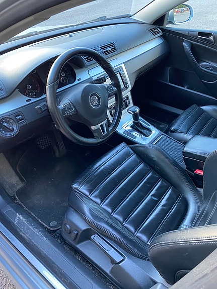 Volkswagen Passat 5 of 24