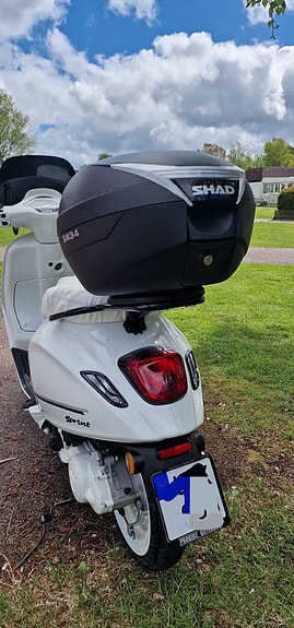 Vespa Sprint 3 of 5